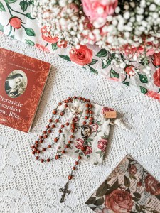 RÓŻANIEC VINTAGE ZE ŚW. RITĄ